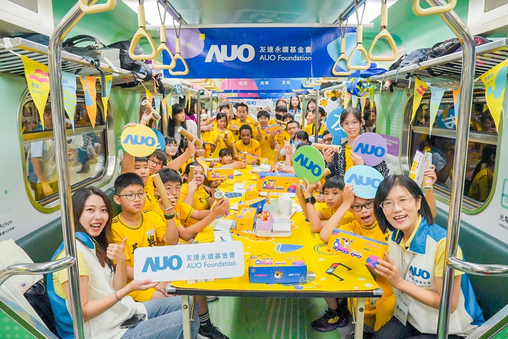 友達永續基金會響應國科會推動的「臺灣科普環島列車」正式啟航，透過「生活中的科學」車廂課程設計，展開為期6天巡迴全臺17個縣市、停靠32站的移動式科普之旅